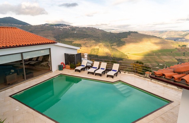 Gouv&atilde;es House by Hopstays | Pool & Douro View
