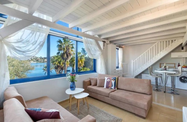 Govino Bay Luxury Beach Loft Apartment