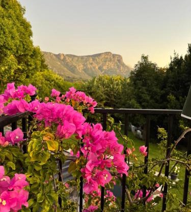 GRACE COTTAGE Charming 2 Bed en-suite Cottage with Solar