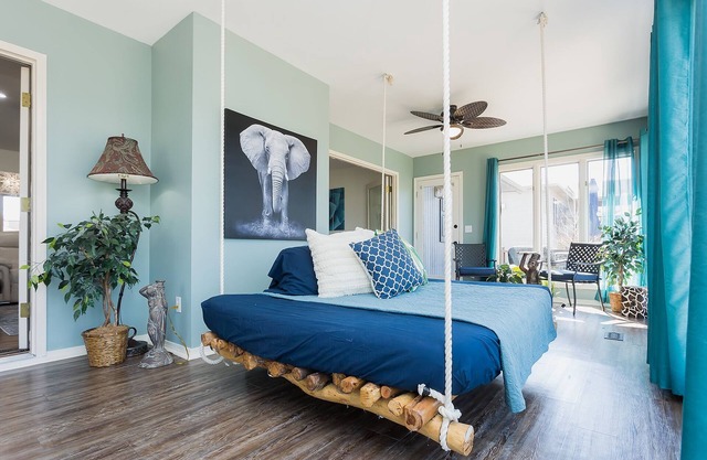 Gracious living. Swing bed with golf course view. Back 40 bike trail access.