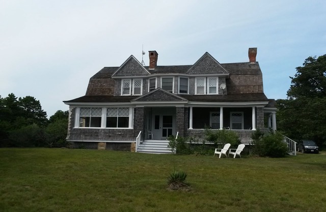 Gracious Victorian On Chappy