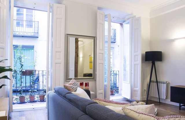 GRAN VIA CLASSIC LUXURY SUITES
