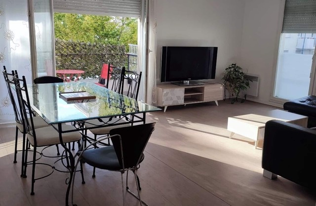 Grand Appartement Familial Paris à Pied ,métro,stade de France Parking Gratuit