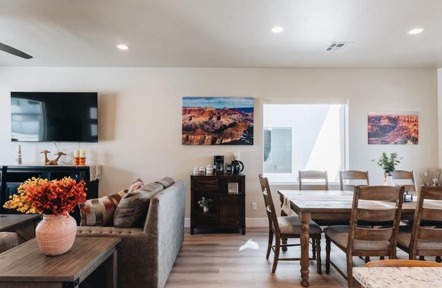 Grand Canyon-4bed,3bath,hot tub