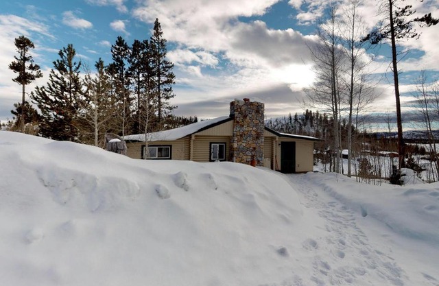 Grand Lake Cabin Escape