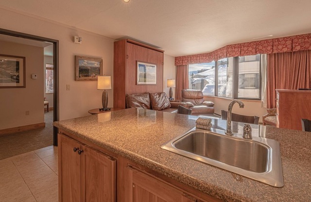 Grand Lodge 1-bedroom Condo With Mountain Views 1 Condo - No Cleaning Fee! by Redawning