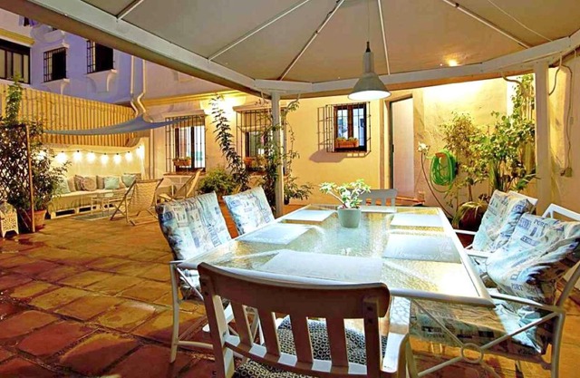 Grand patio apartment