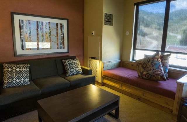 Grand Summit Hotel Spacious Family Suite
