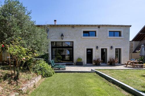 Grande maison contemporaine 160 m2 et son jardin privatif de 700 m2 - logement entier