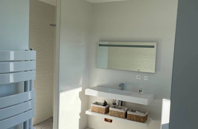 Grande Villa Avec Piscine et SPA Intérieur