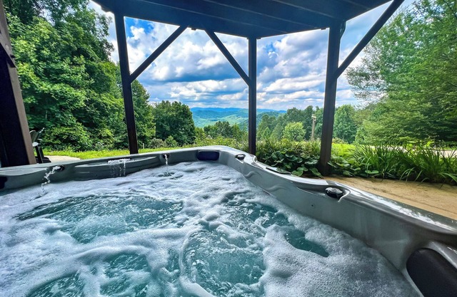 Grande Vue Available Labor Day Weekend!