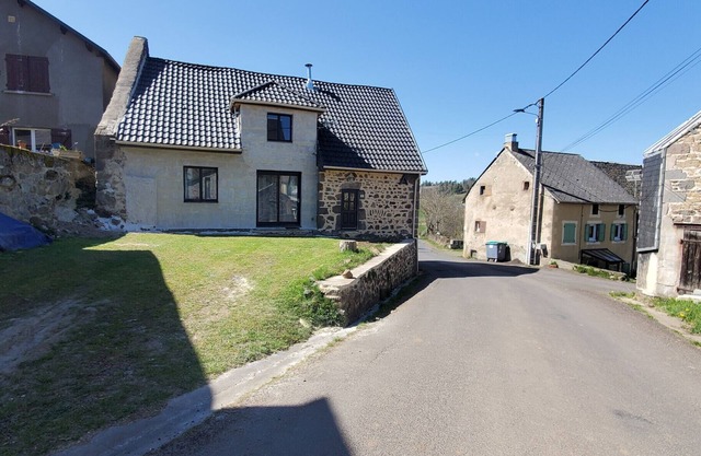 GRANGE ATYPIQUE AU COEUR DE LA CAMPAGNE
