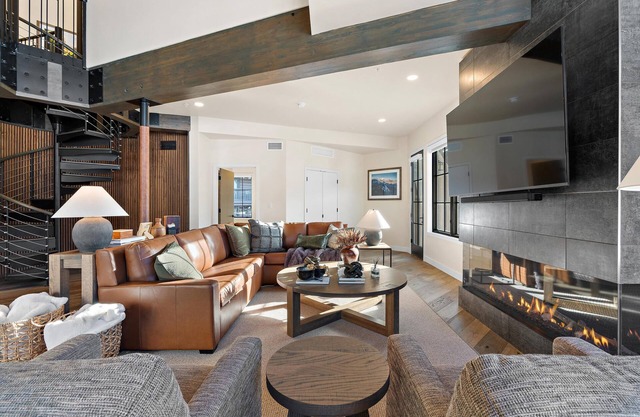 Granite Peak Village 5 Bedroom Penthouse Condo - Captivating 5 BR Condo|Amazing views of Snowfront