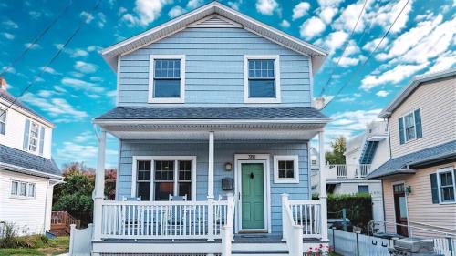 Gray Cottage On Windsor