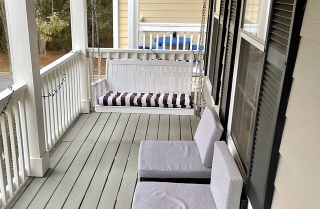 GREAT 3bed 3ba & 2 balconies. Entire HOME. Best area Gainesville. Amazing views