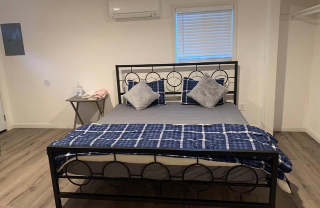 Great backhouse for 2 people close to Disneyland