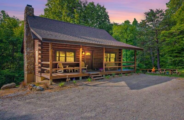 Great cabin with 30 private acres, pond, lower level "saloon style" game room!