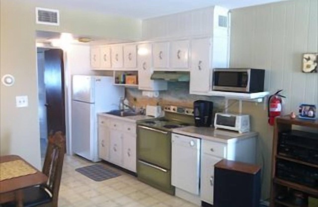 Great Condo Close to the Beach