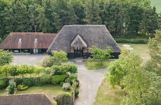 Great Higham Barn by Bloom Stays - sleeps 26 guests in 7 bedrooms