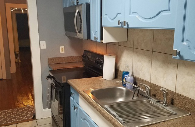Great place in perfect location! Close to Uptown, NoDa, Plaza midwood