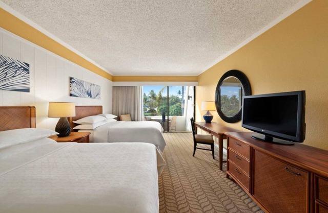 Great Place to Stay! 2 Resort View Units, 2 Pools, Game Room!