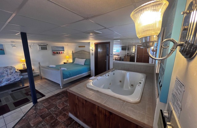 Green Dolphin Motel