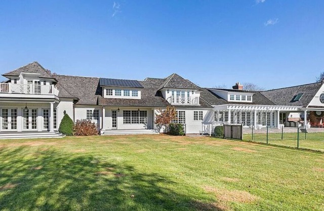 Green Hollow Estate - 9 acres, 14k ft, Tennis Court, Pool, Hot Tun & much more!