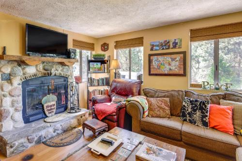Green Valley Lake Cabin Near Lake Boat and Ski!