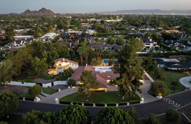Greenhaven by LuxeKey | 1.5 Acre Sprawling Estate w/Fenced Pool & Mountain Views