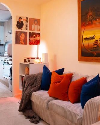 Greenwich Apartment 20 minutes from central London