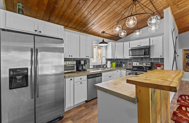 Griffin Country Lodge, Chalet 3 ~ a mile to Stowe Resort