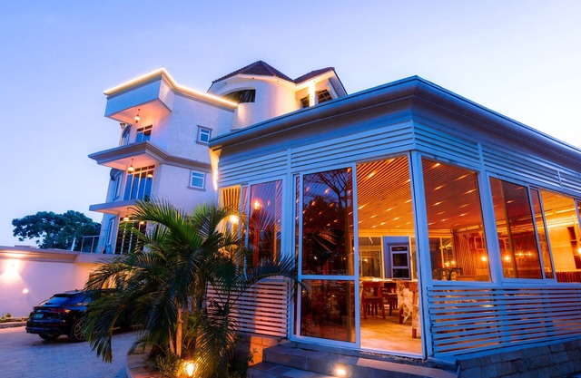 Grik Hotel - Entebbe