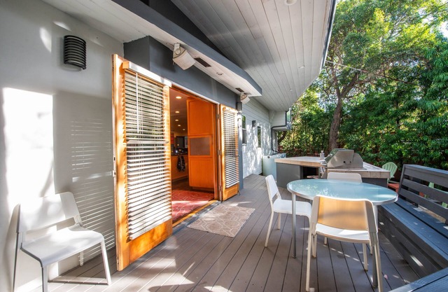 Ground Floor In Venice Near The Beach 3 Bedroom Home by RedAwning
