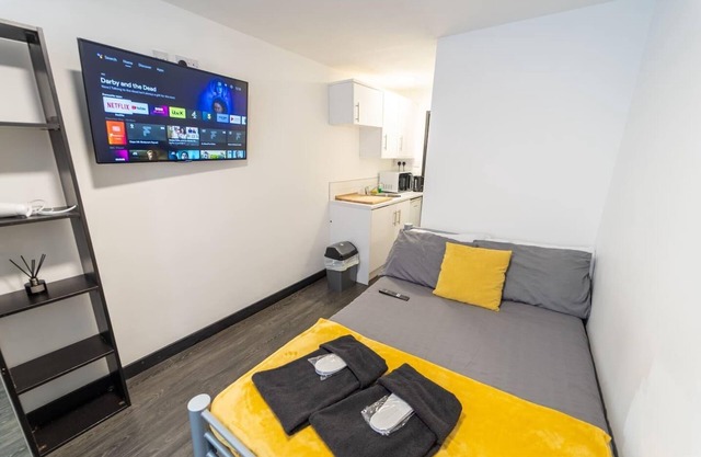 Ground floor studio close to the city!