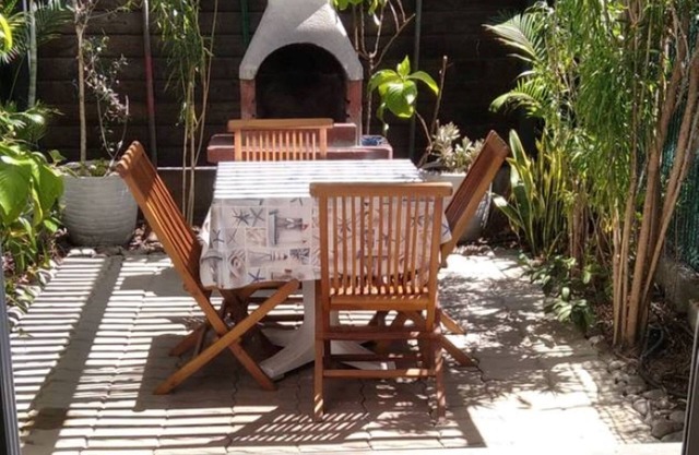 Ground level apartment equipped for 4 persons 109 yards from the Hermitage beach