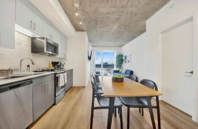 Group-Ready 3BR Sleek Design & Great Location