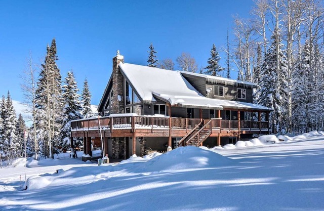 Group Ski Getaway Near the Base of Chairlift 8!