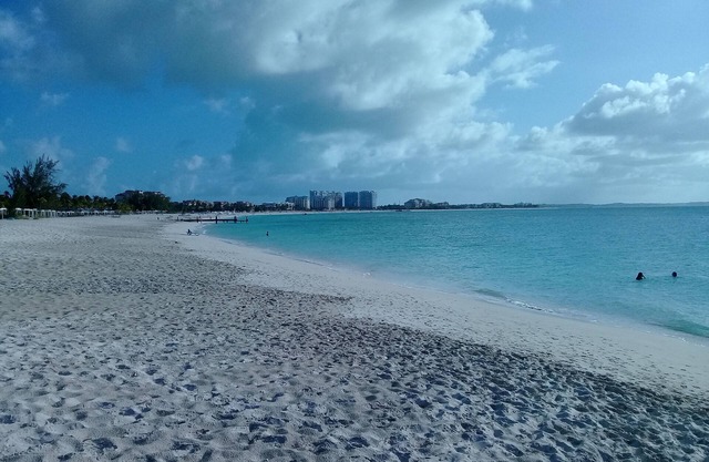 Guest House 2 bedrooms & 2 baths near Grace Bay Beach & Long Bay Beach.