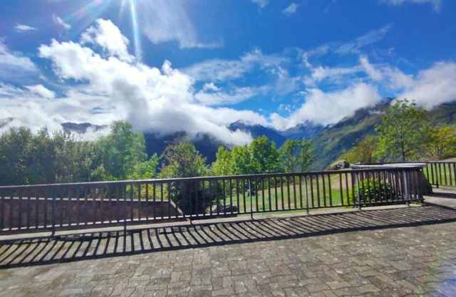 Guest House 'La Vingt-Huit - Chambre 4 Pers' with Mountain View, Shared Terrace and Private Garden