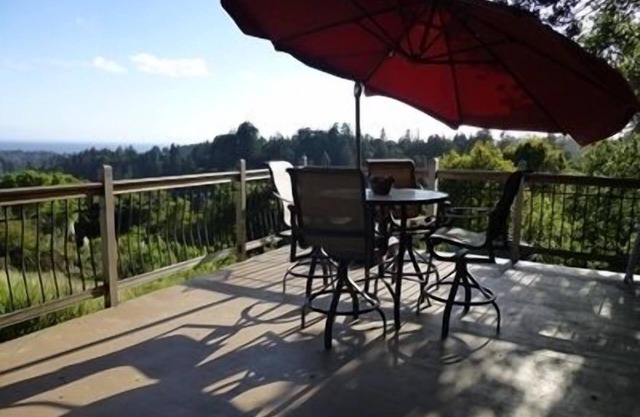Guest House & Private Room on Vineyard; 3 miles from Aptos Village and Beach