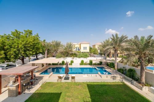 GuestReady - Peaceful Garden Villa l Pool & BBQ
