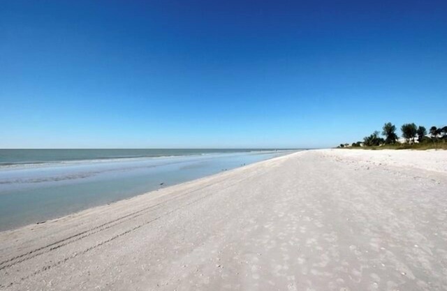 Gulf-Front Grandeur Awaits. Breathtaking Views & Spacious Comfort
