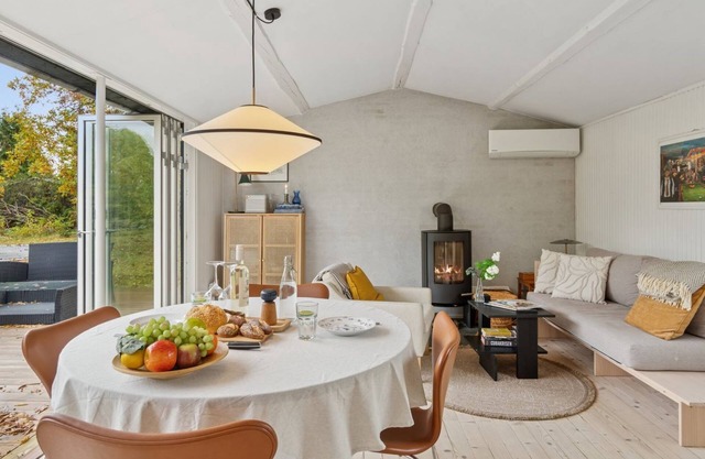 "Gun" - 300m to the fjord by Interhome