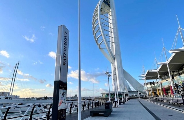 Gunwharf Quays Cozy Central Apartment