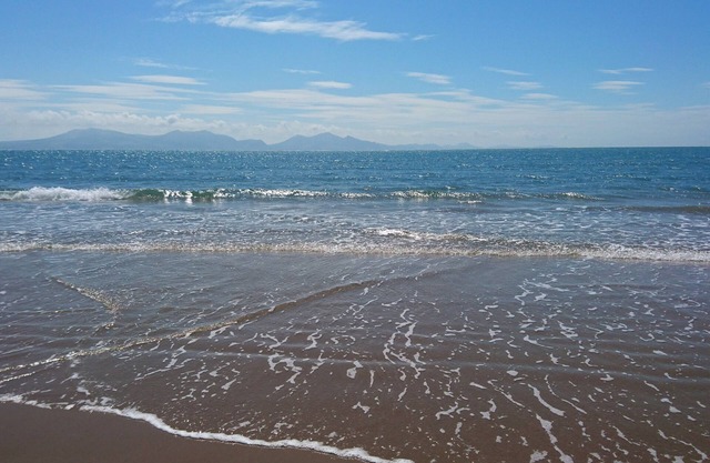 GWEL Y RHOS, pet friendly, with open fire in Newborough