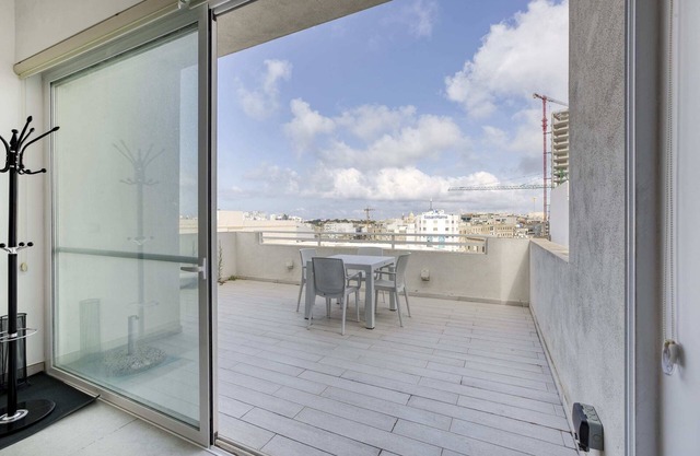 Gzira Penthouse
