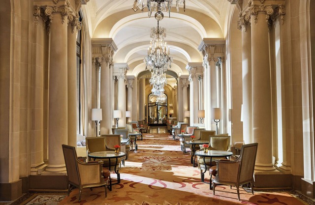 Hôtel Plaza Athénée - Dorchester Collection