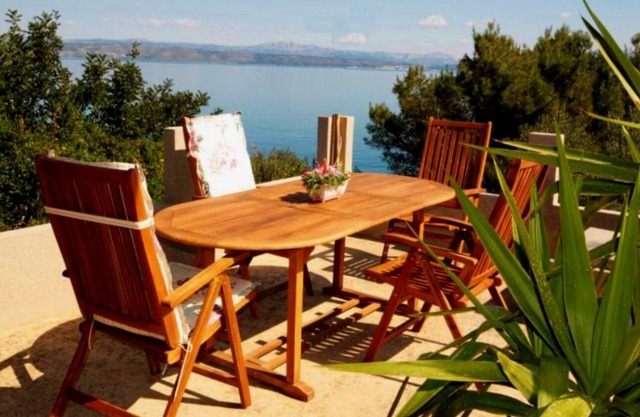 Holiday house Jagoda - next to the sea: - Cove Donja Krusica (Donje selo), Island Solta, Croatia