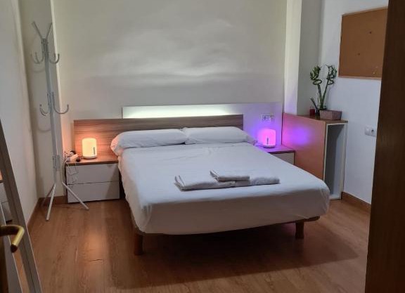 Habitación con baño privado- En casa familiar Beatriz