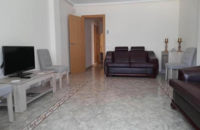 Habitación Tranquila, Agradable cerca de Valencia en Vivienda Compartida